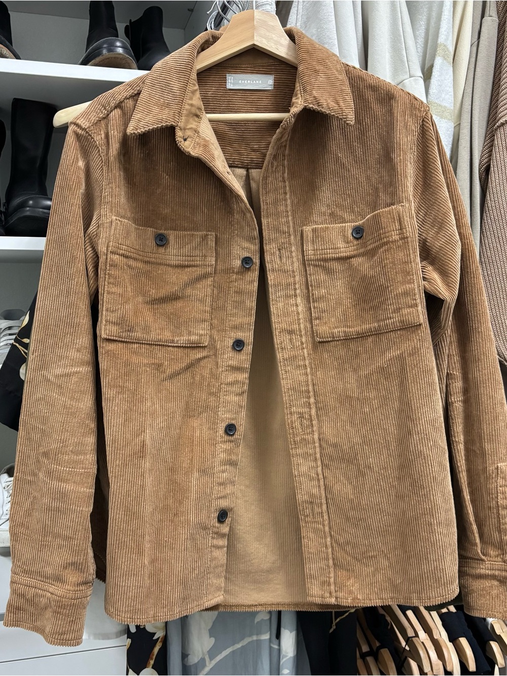 Everlane Men’s Corduroy Shirt Jacket in Tan